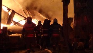 İzmir'de dehşet! 6 işçi alevler arasından çıkarıldı