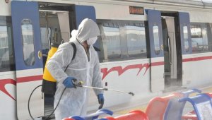 İzmir'de duraklar, toplu ulaşım araçları dezenfekte ediliyor