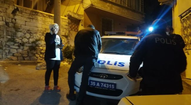 İzmir'de hareketli gece: Otomobili, içindeki 2 kadınla birlikte bırakıp kaçtı