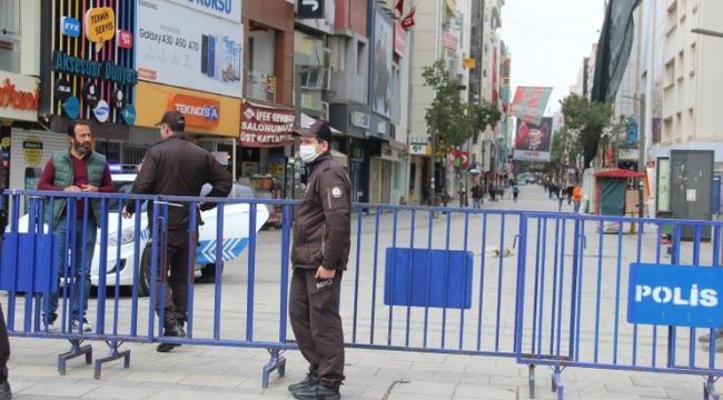 İzmir'de önemli caddelere kişi sınırlaması geldi
