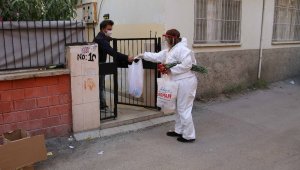 Karantinadaki vatandaşa yemek, sağlık personeline ücretsiz ulaşım