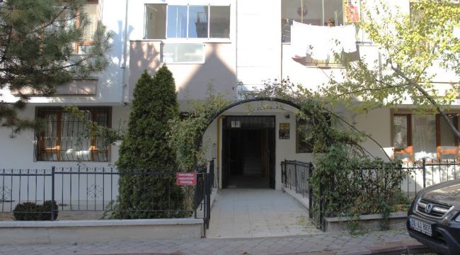 Karı-koca bıçakla düello yaptı