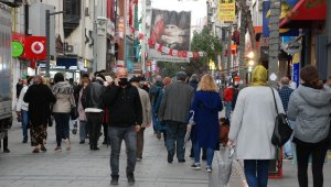 Karşıyaka Çarşı'da yılbaşı hareketliliği