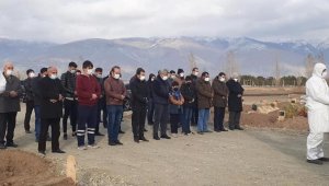 Korona kurbanı sağlık çalışanına son veda