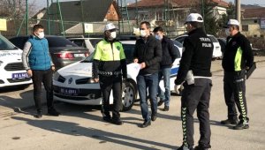 Korona olan baba-oğul çevirmede yakalandı