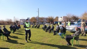 Köylülere trafik eğitimi verildi