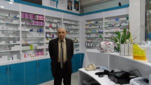 Kulalı yazar kolon kanserine yenik düştü