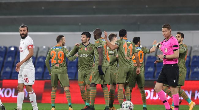 Kupa'da farklı sonuç: Başakşehir: 7 - Turgutluspor: 0