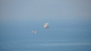 Kuşadası Körfezi'nde iki kuru yük gemisi çarpıştı