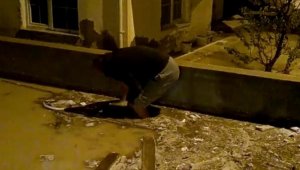 Kuşadası'nda evleri su bastı