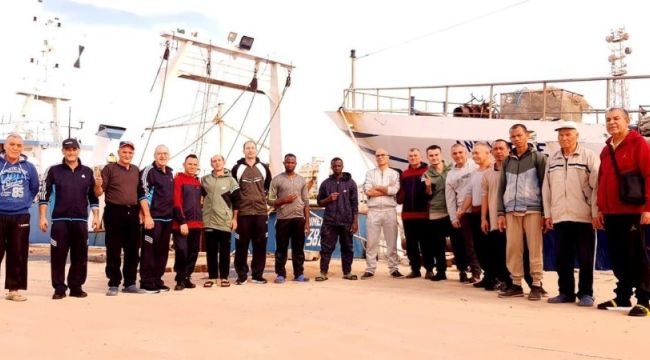 Libya'da 108 gündür alıkonulan 18 balıkçı serbest bırakıldı