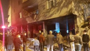 Mahalleli sokağa döküldü, sosyal mesafe unutuldu