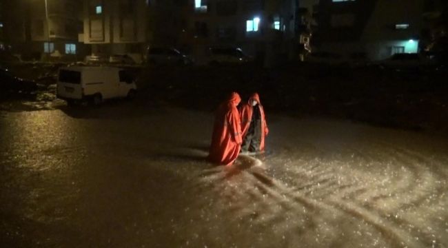 Manavgat'ta şiddetli yağış su baskınlarına sebep oldu