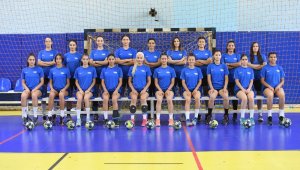 Mavi Kelebekler, ilk maçtan galip ayrıldı