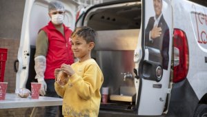 Mersin'deki Roman vatandaşlara '1 ekmek 1 çorba' hizmeti