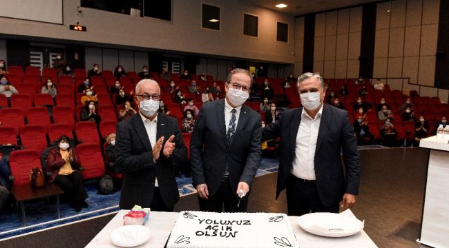 Muratpaşa Belediyesi, Emin Sözen'i İzmir'e uğurladı