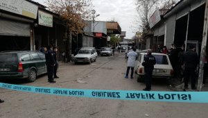 'Ne geziyorsunuz' kavgasında 2 kişi yaralandı