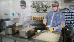 Odunpazarı'ndan karantinada olan ailelere günde 2 öğün sıcak yemek