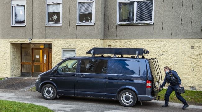 Oğlunu 30 yıl esir tutan kadın gözaltına alındı