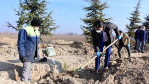 OSB Mesleki ve Teknik Lisesi'nde fidan dikimi gerçekleşti