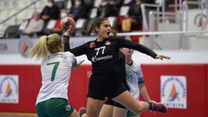 Paşa'nın melekleri ilk yarıyı galibiyetle bitirdi