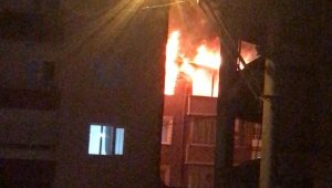 Patlamanın ardından alev topuna döndü