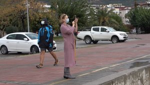 Pelikanları görenler cep telefonuna sarıldı