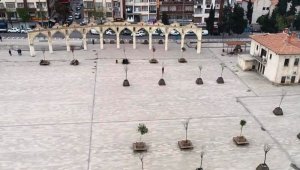 Şanlıurfa'da cadde ve sokaklar boş kaldı