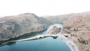 Selçuklu yadigarı Çeşnigir Köprüsü ve Kanyonu sessizliğe büründü