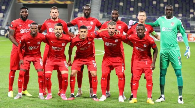 Sivasspor'da 1 futbolcunun korona virüs testi pozitif çıktı