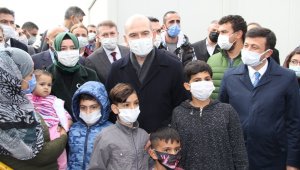 Süleyman Soylu, İzmir'de konteyner kenti ziyaret etti