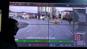 Taksi şoförü valiye yakalandı