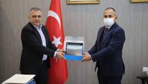 Tokat TSO'dan uzaktan eğitime tablet desteği geldi