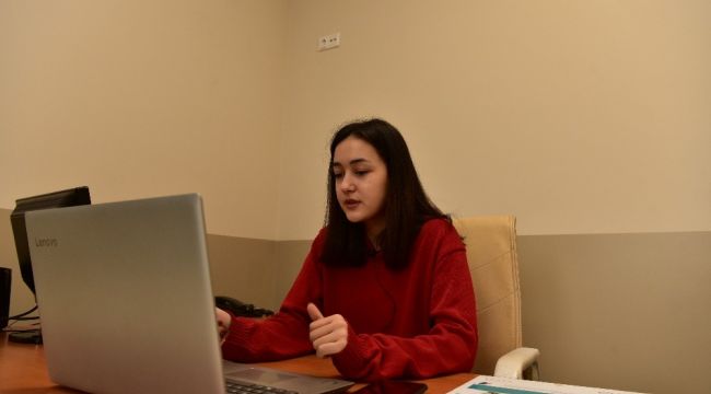 17 yaşındaki Şevval'den velilere dijital seminer