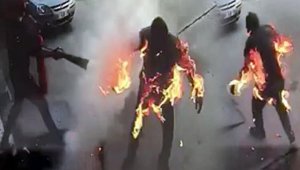 Alevler içinde kaldılar! İşte o anlar