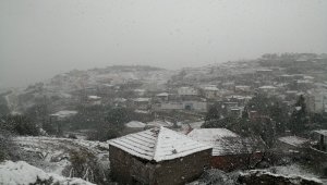 Aliağa beyaz örtüyle kaplandı