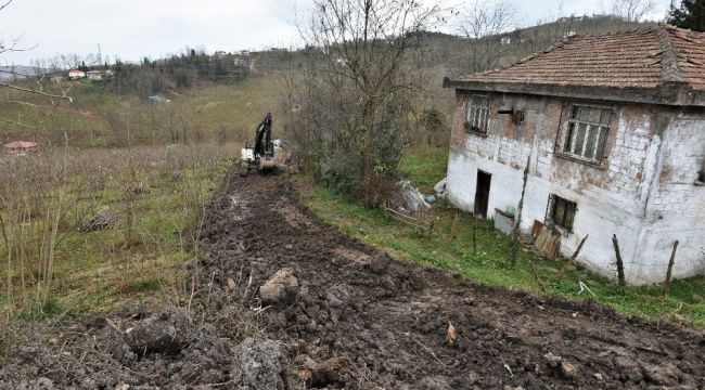 Altınordu'da yol seferberliği sürüyor