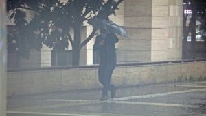 Antalya'da yarın için kuvvetli fırtına uyarısı