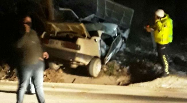 Araç içinden yaralı çıkartıldı