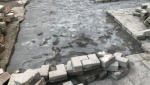 Bağlar'da cadde ve sokaklara ilmik ilmik hizmet döşeniyor