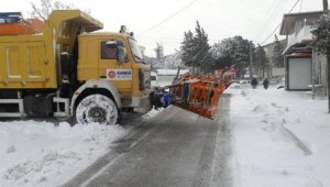 Balıkesir'de kar yağışı nedeniyle 225 kırsal mahalle yolu kapandı