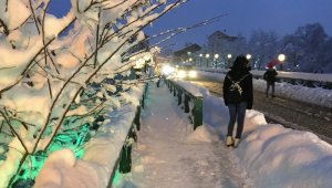 Bartın'da kar kalınlığı 40 santimetreye ulaştı