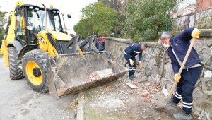 Başkan Utku Gümrükçü'den moloz tepkisi