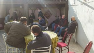 Berberdeki gizli kapı kumar bahçesine açılıyor