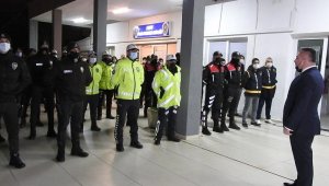Çeşme polisi 300'ü aşkın personelle yılbaşı mesaisinde