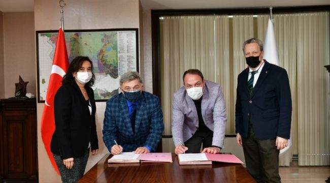 Çiğli Belediyesine tam donanımlı ambulans bağışı