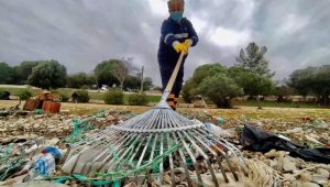 Didim'de sahil temizliği yapıldı, 1 ton çöp toplandı