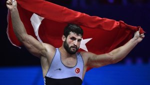 Dünya şampiyonu güreşçi Metehan Başar baba oldu