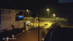 Edremit'te sağanak yağış hayatı olumsuz etkiledi