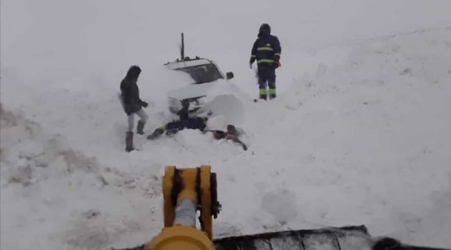 Elektrik arızasını giderdiler, tipide mahsur kaldılar